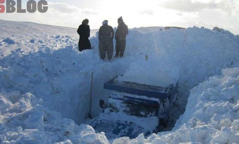 نجات جان راننده نیسانی مدفون شده زیر برف / فیلم – بلاگی ها