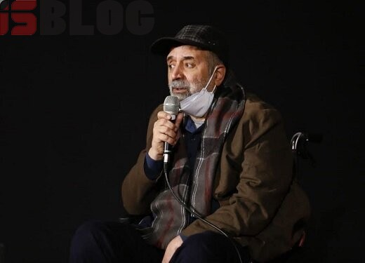 تصاویر | کارگردان پیشکسوت سینما با صندلی چرخدار در بزرگداشت خود حاضر شد – بلاگی ها