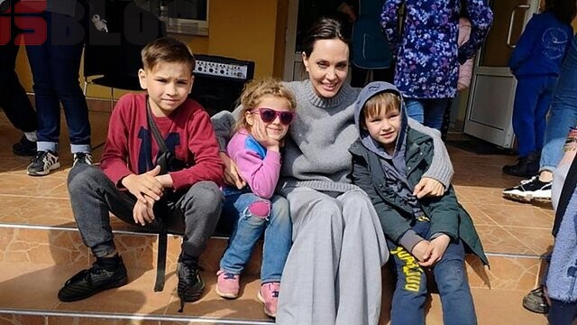 آنجلینا جولی به ملاقات کودکان اوکراینی رفت – بلاگی ها